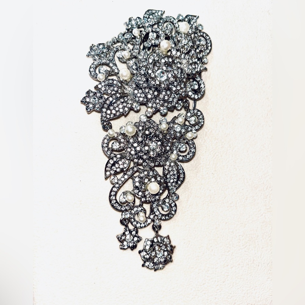 NWOT Beautiful Large Rhinestone & Pearl Hair Comb